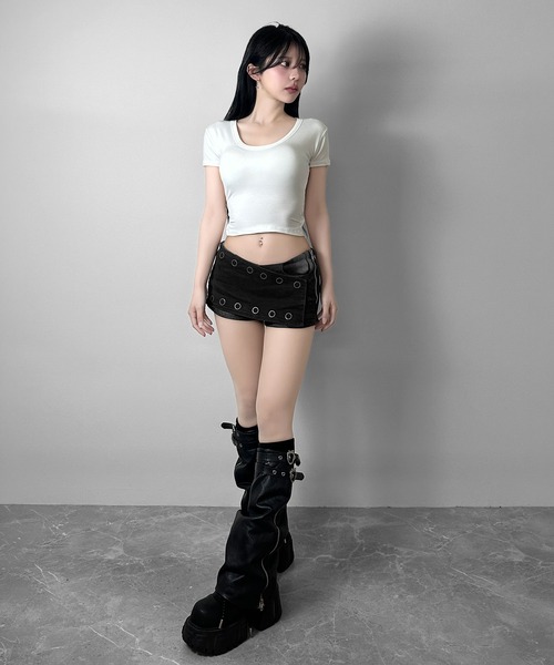 FOLLOWIN(フォロウィン)の「アイレット×ジップ タイトミニスカート(デニムスカート・レディース・ブラック・LARGE/MEDIUM/SMALL)」の17枚目の写真