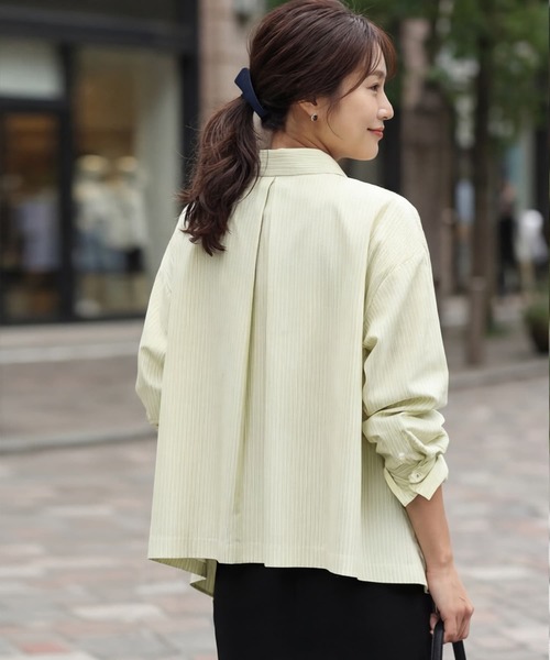 STYLE DELI(スタイルデリ)の「【selection】ストライプ柄立体タックショートシャツ(シャツ/ブラウス・レディース・イエロー/ブルー/ホワイト・FREE)」の6枚目の写真