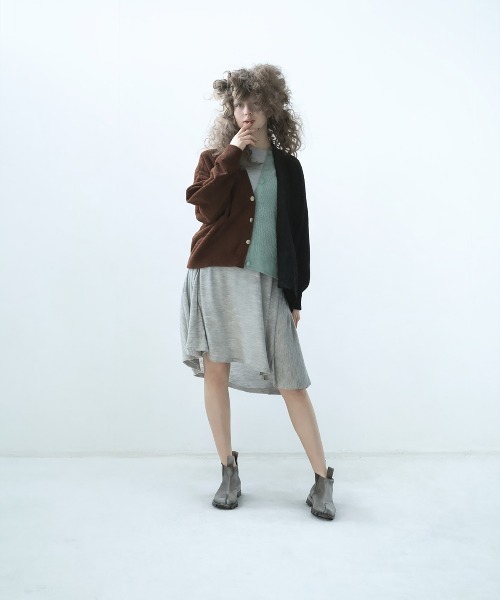 bedsidedrama(ベットサイドドラマ)の「BEDSIDEDRAMA/ベッドサイドドラマ/Triple Fragment Cardigan(カーディガン/ボレロ・レディース・ブラック/グレー/ネイビー・2/1)」の4枚目の写真