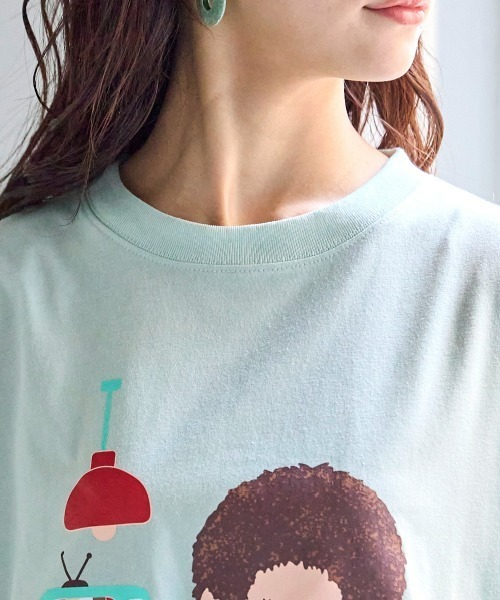 SMILE LAND(スマイルランド)の「<大きいサイズ>【モンチッチ】プリントTシャツ(Tシャツ/カットソー・レディース・ブラック/オフホワイト/杢グレー/グリーン系・L/LL/3L/4L/5L)」の10枚目の写真