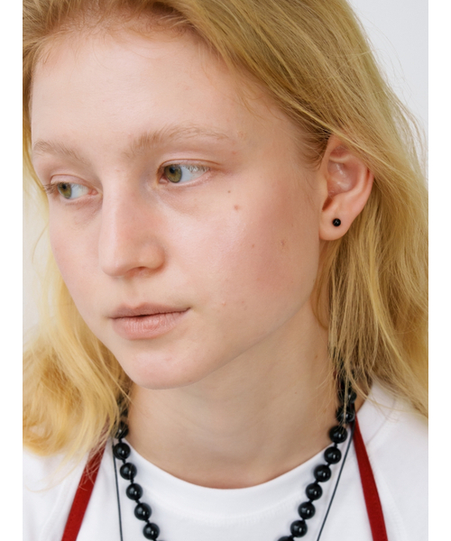 LOVE ME MONSTER（ラブミーモンスター）の「Clean Mood Gem Earrings_3SIZE (L261MER070)（ピアス（両耳用）・レディース・ブラック/ホワイト・4/6/8）」の4枚目の写真