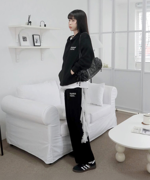 MASMARULEZ APPAREL(マスマルールズ アパレル)の「Textured Waffle Sweatpants_2 Colors(スウェットパンツ・レディース・ブラック/ネイビー・M size/L size)」の3枚目の写真