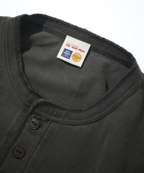 FREAK'S STORE(フリークスストア)の「HEAVY WEIGHT/ヘビーウェイト ピグメント ショートスリーブ ヘンリーネック Tシャツ/10.5オンス(Tシャツ/カットソー・メンズ・チャコールグレー/オリーブ/ピンク/ブラウン・LARGE/MEDIUM/SMALL)」の22枚目の写真