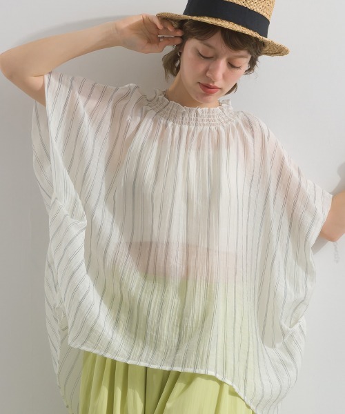 le colis(ルコリ)の「シアー ストライプ 衿 シャーリング 半袖 ブラウス(Tシャツ/カットソー・レディース・ブルー系その他/ホワイト系その他/ブラック系その他・FREE)」の4枚目の写真