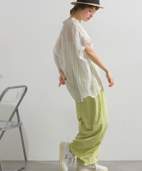 le colis(ルコリ)の「シアー ストライプ 衿 シャーリング 半袖 ブラウス(Tシャツ/カットソー・レディース・ブルー系その他/ホワイト系その他/ブラック系その他・FREE)」の5枚目の写真