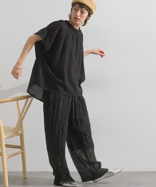 le colis(ルコリ)の「シアー ストライプ 衿 シャーリング 半袖 ブラウス(Tシャツ/カットソー・レディース・ブルー系その他/ホワイト系その他/ブラック系その他・FREE)」の10枚目の写真