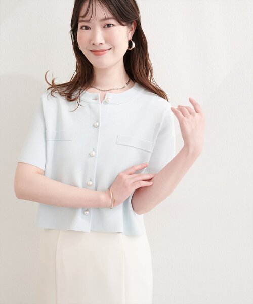 natural couture(ナチュラルクチュール)の「パール釦半袖ニットカーディガン(カーディガン/ボレロ・レディース・オフホワイト/サックスブルー/ピンク系その他/ブラック/ミント/ブルー系その他・FREE)」の7枚目の写真