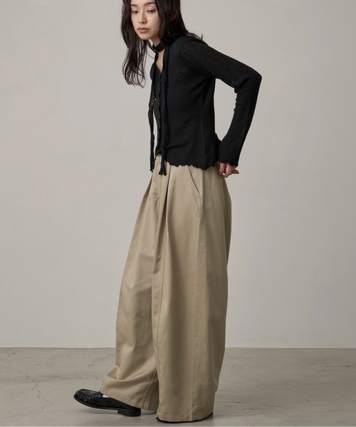 OFROOM(オフルーム)の「Tuck Wide Leg Pants|タックワイドレッグパンツ(チノパンツ・レディース・チャコールグレー/ベージュ/グレー・LARGE/SMALL/MEDIUM)」の18枚目の写真