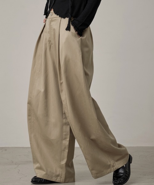 OFROOM(オフルーム)の「Tuck Wide Leg Pants|タックワイドレッグパンツ(チノパンツ・レディース・チャコールグレー/ベージュ/グレー・LARGE/SMALL/MEDIUM)」の8枚目の写真