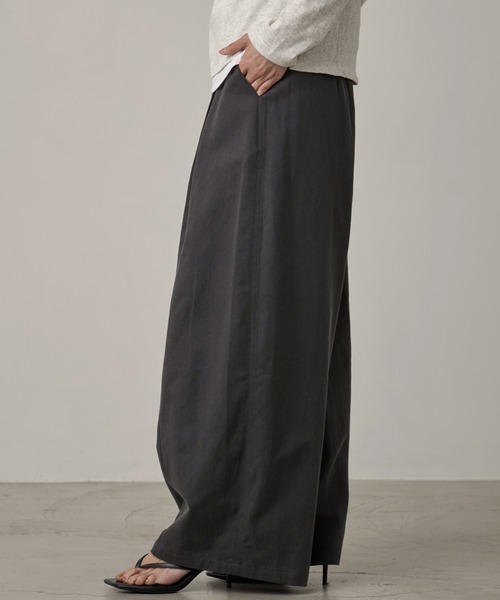 OFROOM(オフルーム)の「Tuck Wide Leg Pants|タックワイドレッグパンツ(チノパンツ・レディース・チャコールグレー/ベージュ/グレー・LARGE/SMALL/MEDIUM)」の5枚目の写真