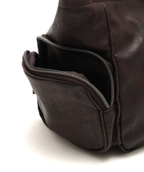 adidas（アディダス）の「adidas EL POCKET BAG / アディダス オリジナルス ロング丈 ポケット付き バッグ（ショルダーバッグ・レディース・ブラウン・ONE SIZE）」の6枚目の写真
