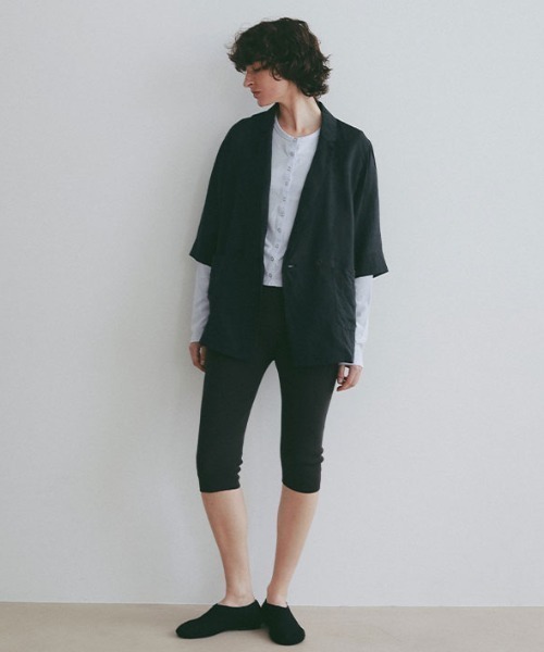 ETRE TOKYO(エトレトウキョウ)の「ホールガーメントニットバイカーパンツ(その他パンツ・レディース・チャコール/ブラック・S/M)」の2枚目の写真