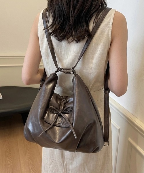 HAILY(ヘイリー)の「フロントリボンレザータッチ変形2WAYバッグ/A4サイズ対応(ショルダーバッグ・レディース・ダークブラウン/ブラック・FREE)」の15枚目の写真