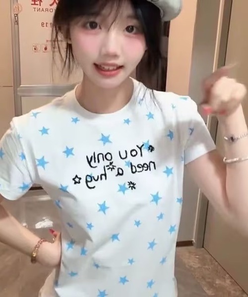 AsheKsha(アシクシャ)の「韓国系スイートガール スター文字プリント スリムフィット半袖Tシャツ(Tシャツ/カットソー・レディース・ホワイト・M)」の2枚目の写真