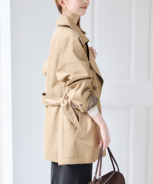 U by SPICK&SPAN(ユーバイスピックアンドスパン)の「リバーシブルミドルトレンチコート(トレンチコート・レディース・ベージュ/ネイビー・36/38)」の11枚目の写真