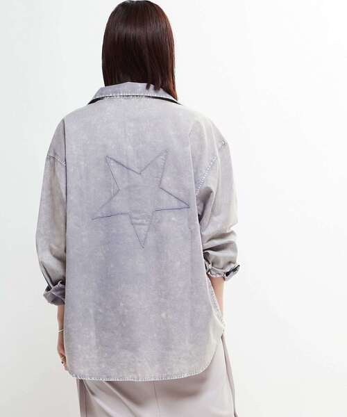 CONVERSE TOKYO(コンバーストウキョウ)の「【CONVERSE TOKYO】<UNISEX> ACID WASH STAR PATCH OVER SHIRT / アシッドウォッシュシャツ /ウォッシュ加工 / ヴィンテージ加工 /(シャツ/ブラウス・レディース・グレー/サックスブルー/ブラック/ボルドー/イエロー・FREE)」の7枚目の写真