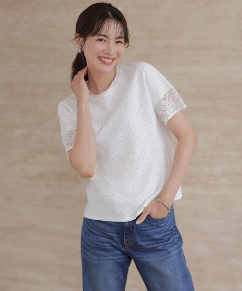 J.PRESS Ladies(J.プレス レディス)の「【一枚で着映え・シーンレスに活躍】タイルライクレース クルーネック カットソー(Tシャツ/カットソー・レディース・ホワイト系/ライトグレー系/ネイビー系・SMALL)」の1枚目の写真