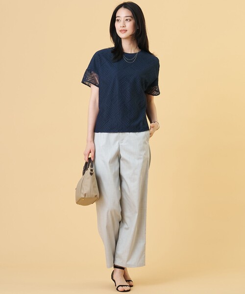 J.PRESS Ladies(J.プレス レディス)の「【一枚で着映え・シーンレスに活躍】タイルライクレース クルーネック カットソー(Tシャツ/カットソー・レディース・ホワイト系/ライトグレー系/ネイビー系・SMALL)」の4枚目の写真