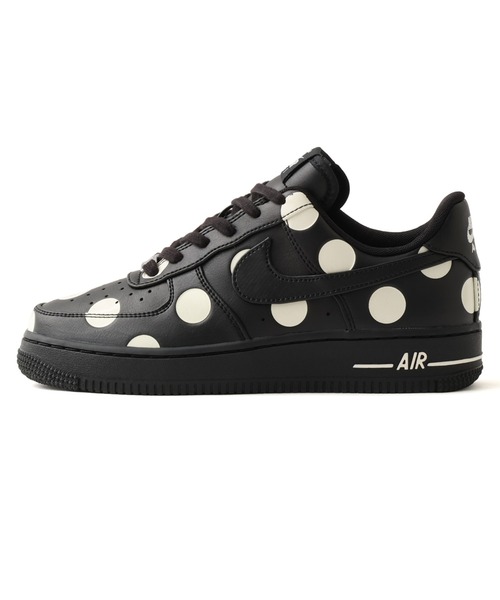 NIKE(ナイキ)の「NIKE WMNS AIR FORCE 1 '07 / ナイキ ウィメンズ エア フォース 1 '07【SP】(スニーカー・レディース・ブラック・27.5cm/27.0cm/26.5cm/26.0cm/25.5cm/29.0cm/28.5cm/25.0cm/24.5cm/24.0cm/23.5cm/23.0cm/28.0cm)」の4枚目の写真