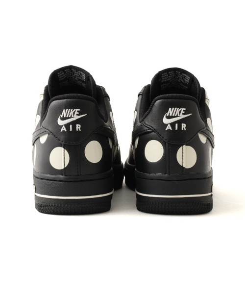 NIKE(ナイキ)の「NIKE WMNS AIR FORCE 1 '07 / ナイキ ウィメンズ エア フォース 1 '07【SP】(スニーカー・レディース・ブラック・27.5cm/27.0cm/26.5cm/26.0cm/25.5cm/29.0cm/28.5cm/25.0cm/24.5cm/24.0cm/23.5cm/23.0cm/28.0cm)」の3枚目の写真