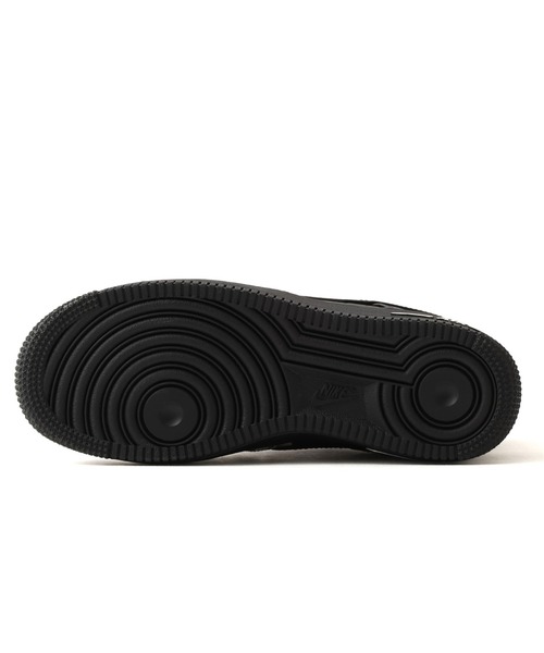 NIKE(ナイキ)の「NIKE WMNS AIR FORCE 1 '07 / ナイキ ウィメンズ エア フォース 1 '07【SP】(スニーカー・レディース・ブラック・27.5cm/27.0cm/26.5cm/26.0cm/25.5cm/29.0cm/28.5cm/25.0cm/24.5cm/24.0cm/23.5cm/23.0cm/28.0cm)」の6枚目の写真