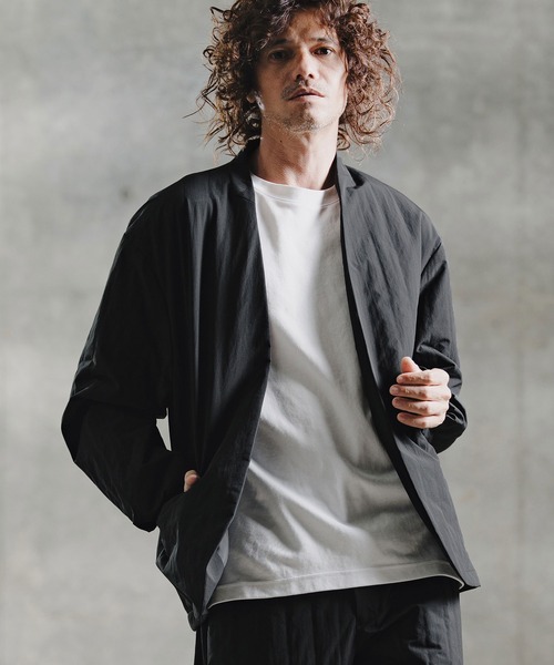 GLIMCLAP(グリムクラップ)の「mj11698-Vertical Quilted Lapelless Jacket ラペルレスジャケット(211-022-gla-cg)(ノーカラージャケット・メンズ・ブラック・M/S/L)」の1枚目の写真