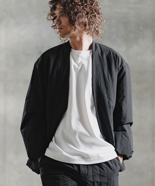 GLIMCLAP(グリムクラップ)の「mj11698-Vertical Quilted Lapelless Jacket ラペルレスジャケット(211-022-gla-cg)(ノーカラージャケット・メンズ・ブラック・M/S/L)」の2枚目の写真