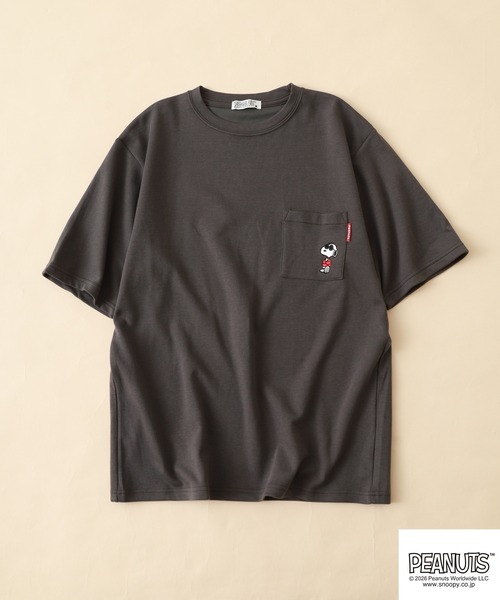PEANUTS（ピーナッツ）の「PEANUTS JOE COOL柄刺繍接触冷感ビッグシルエットポケ付き半袖Tシャツ（Tシャツ/カットソー・メンズ・グレイッシュベージュ/オフホワイト/チャコール・M/LL/L）」の5枚目の写真