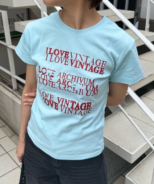 MEMECLE(メメクル)の「【 MEMECLE / メメクル 】ラブビンテージ レタリングサマーシャツ(Tシャツ/カットソー・レディース・ライトブルー・SMALL/MEDIUM)」の4枚目の写真