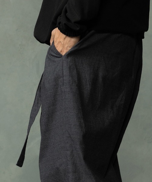 EGO TRIPPING(エゴトリッピング)の「mp15251-DRESSYEASE TROUSERS イージーパンツ(626750)(その他パンツ・メンズ・ブラック系その他/杢グレー/チャコール・29/31/33)」の17枚目の写真