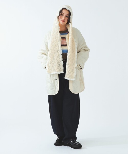 Ray BEAMS(レイビームス)の「カギ編み フード マフラー(マフラー・レディース・ワイン/オフホワイト・ONE SIZE)」の3枚目の写真