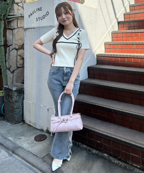 continuer de NICE CLAUP(コンティニューデナイスクラップ)の「レースアップニット半袖トップス(Tシャツ/カットソー・レディース・アイボリー/ピンク/ブラウン/ブラック・FREE)」の5枚目の写真