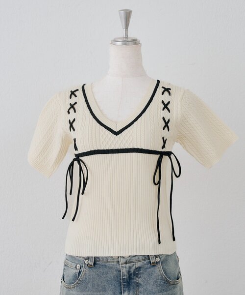 continuer de NICE CLAUP(コンティニューデナイスクラップ)の「レースアップニット半袖トップス(Tシャツ/カットソー・レディース・アイボリー/ピンク/ブラウン/ブラック・FREE)」の10枚目の写真