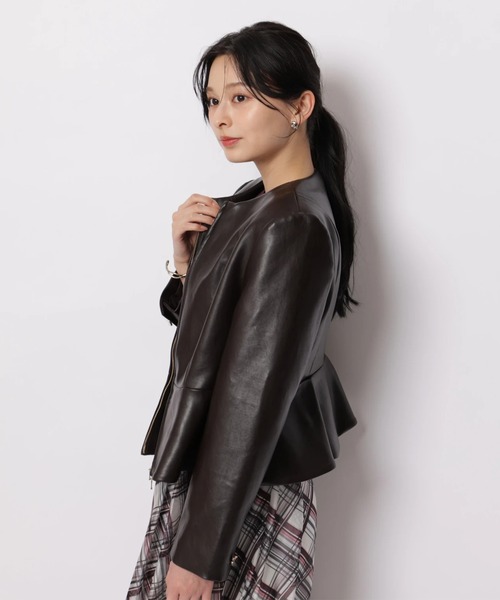 Apuweiser-riche(アプワイザーリッシェ)の「ノーカラーペプラムジャケット(その他アウター・レディース・ブラウン・1/2)」の5枚目の写真