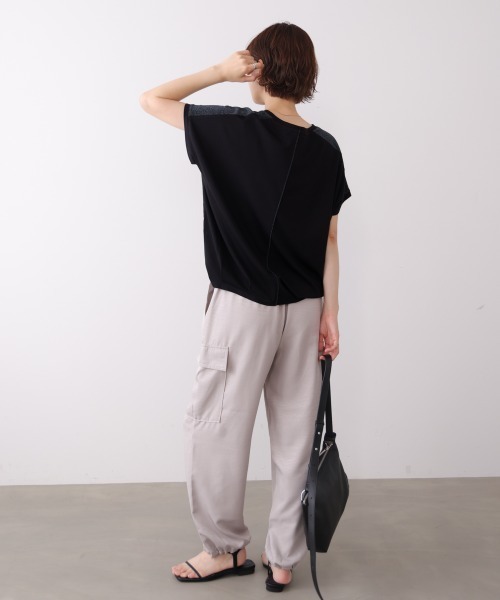 Bou Jeloud(ブージュルード)の「肩ラメラインTシャツ(Tシャツ/カットソー・レディース・ブラウン/グレイッシュベージュ・FREE)」の5枚目の写真