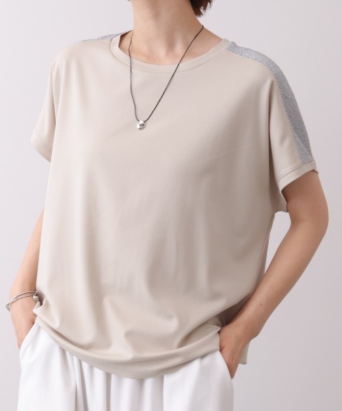 Bou Jeloud(ブージュルード)の「肩ラメラインTシャツ(Tシャツ/カットソー・レディース・ブラウン/グレイッシュベージュ・FREE)」の11枚目の写真