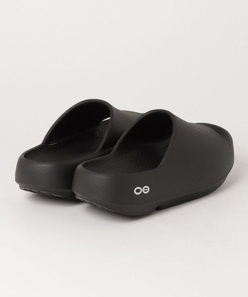 OOFOS(ウーフォス)の「ウーフォス OOFOS OOahh+Black(サンダル・メンズ・ブラック・26.0cm/28.0cm/27.0cm/23.0cm)」の8枚目の写真