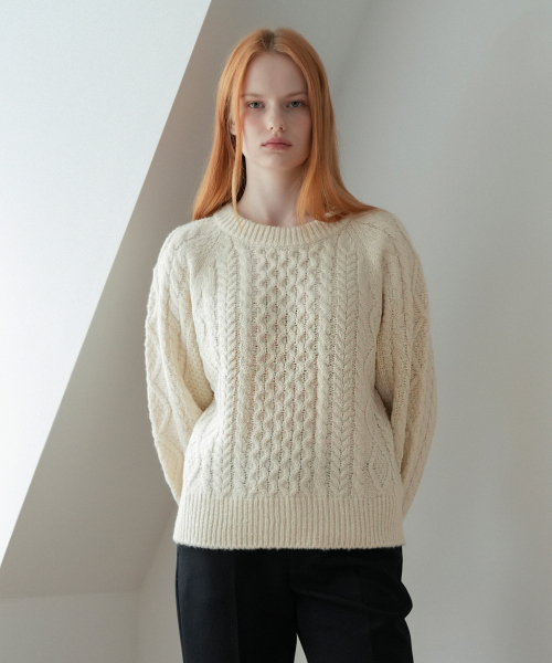 VLETI(ブレッティ)の「Cable Wool Round Knit (Cream)(ニット/セーター・レディース・クリーム・FREE)」の2枚目の写真