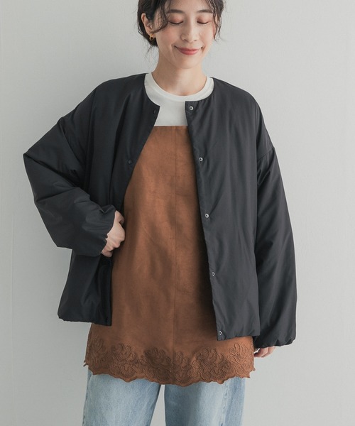 URBAN RESEARCH DOORS(アーバンリサーチドアーズ)の「『UR TECH』撥水ポケッタブル中綿ブルゾン(ブルゾン・レディース・チャコールグレー/ベージュ系その他/ブラック・FREE)」の4枚目の写真