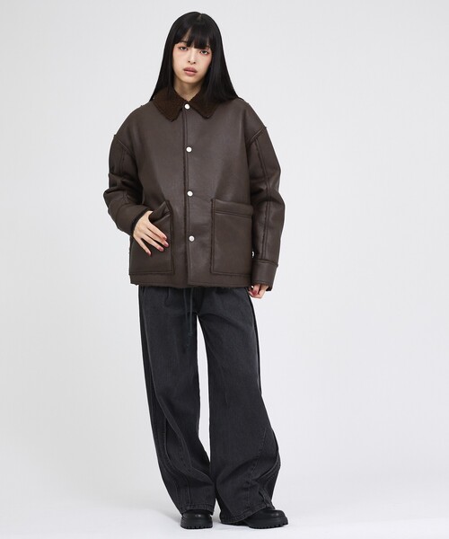 UNIVERSAL OVERALL(ユニバーサルオーバーオール)の「【UNIVERSAL OVERALL/ユニバーサルオーバーオール】REVERSIBLE COAT/ボア/フェイクムートン【WEB限定】(ブルゾン・レディース・ダークブラウン・フリー)」の3枚目の写真
