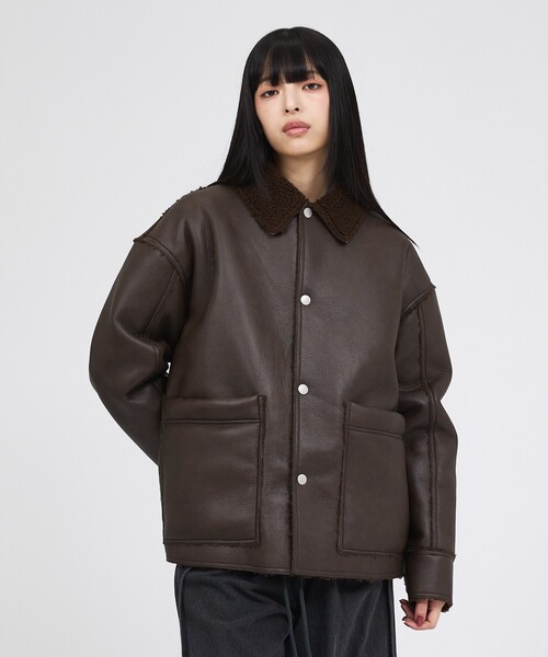 UNIVERSAL OVERALL(ユニバーサルオーバーオール)の「【UNIVERSAL OVERALL/ユニバーサルオーバーオール】REVERSIBLE COAT/ボア/フェイクムートン【WEB限定】(ブルゾン・レディース・ダークブラウン・フリー)」の5枚目の写真
