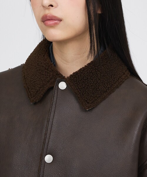 UNIVERSAL OVERALL(ユニバーサルオーバーオール)の「【UNIVERSAL OVERALL/ユニバーサルオーバーオール】REVERSIBLE COAT/ボア/フェイクムートン【WEB限定】(ブルゾン・レディース・ダークブラウン・フリー)」の8枚目の写真