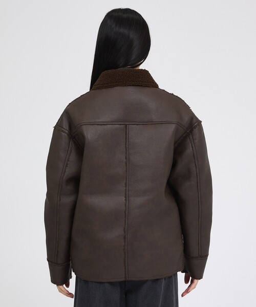 UNIVERSAL OVERALL(ユニバーサルオーバーオール)の「【UNIVERSAL OVERALL/ユニバーサルオーバーオール】REVERSIBLE COAT/ボア/フェイクムートン【WEB限定】(ブルゾン・レディース・ダークブラウン・フリー)」の12枚目の写真