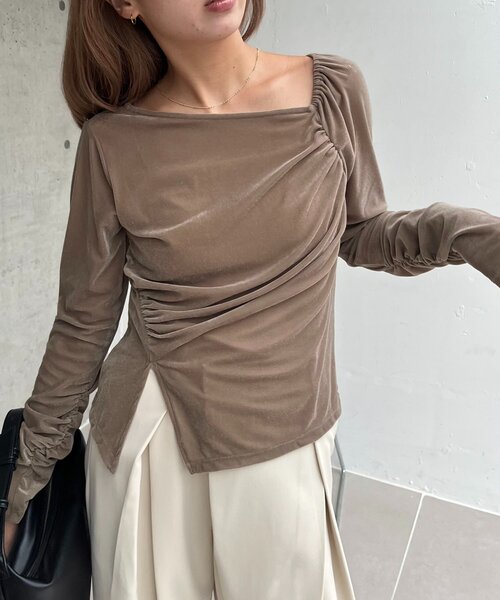 CAPRICIEUX LE'MAGE(カプリシューレマージュ)の「ベロアアシメトップス(Tシャツ/カットソー・レディース・アイボリー/チャコールグレー/グレイッシュベージュ・FREE)」の15枚目の写真