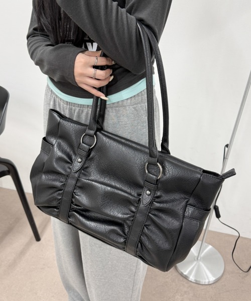 WEGO(ウィゴー)の「WEGO/フロントギャザーボストンバッグ(ハンドバッグ・レディース・ブラック/ブラウン・FREE)」の19枚目の写真