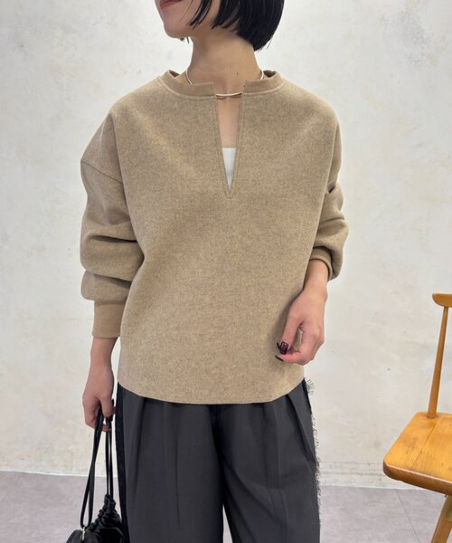 Jena espace merveilleux（ジェナ　エスパスメルヴェイユ）の「深V起毛プルオーバー　秋服（シャツ/ブラウス・レディース・ベージュ/ライトグレー・FREE）」の12枚目の写真