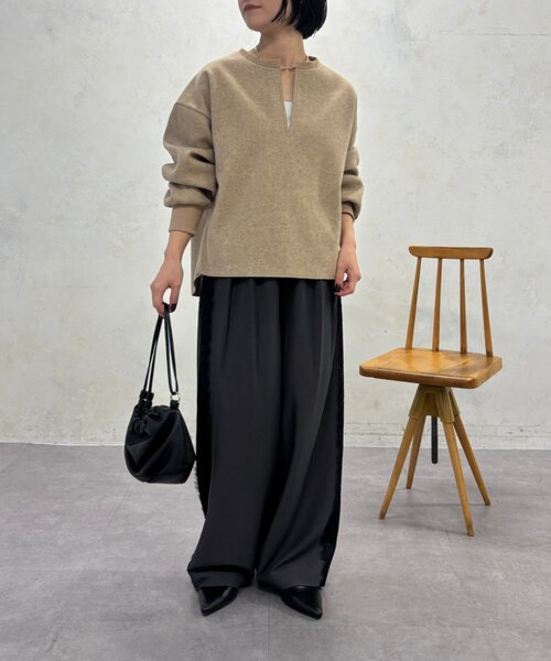 Jena espace merveilleux（ジェナ　エスパスメルヴェイユ）の「深V起毛プルオーバー　秋服（シャツ/ブラウス・レディース・ベージュ/ライトグレー・FREE）」の15枚目の写真