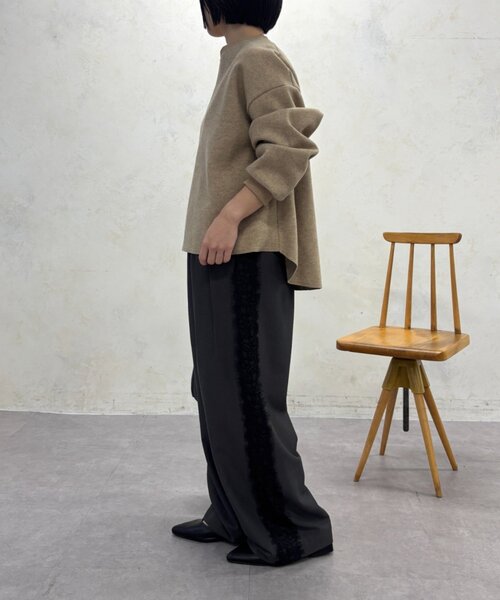 Jena espace merveilleux（ジェナ　エスパスメルヴェイユ）の「深V起毛プルオーバー　秋服（シャツ/ブラウス・レディース・ベージュ/ライトグレー・FREE）」の16枚目の写真