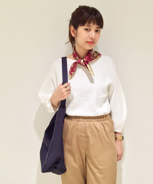 Kastane（カスタネ）の「モチモチバルーン袖PO（ニット/セーター・レディース・ブラック/アイボリー/マスタード/レッド・FREE）」の2枚目の写真