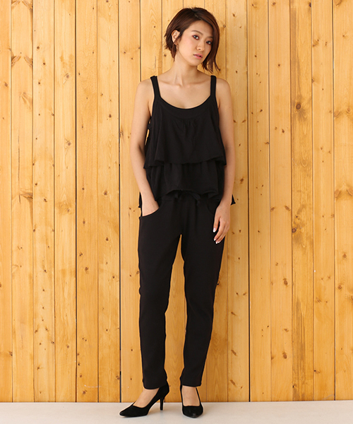 RODEO CROWNS WIDE BOWL（ロデオクラウンズワイドボウル）の「フリル オールインワン（つなぎ/オールインワン・レディース・ブラック/ホワイト系その他・MEDIUM）」の2枚目の写真